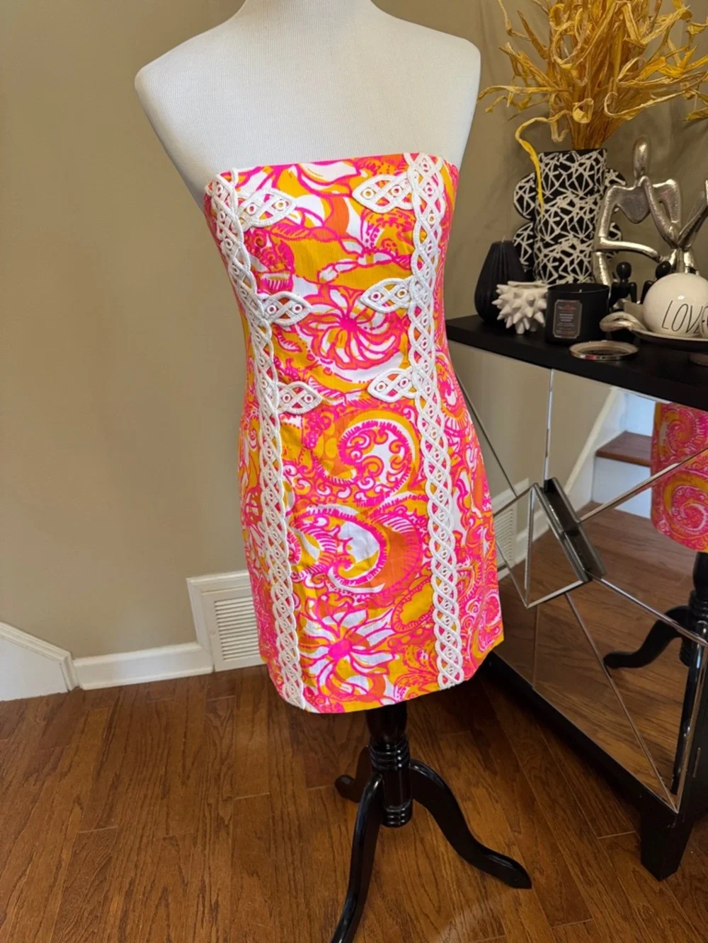 Lilly Pulitzer Strapless Pink and Orange Paisley Dress Size 4 pre-owned - Picture 2 of 7